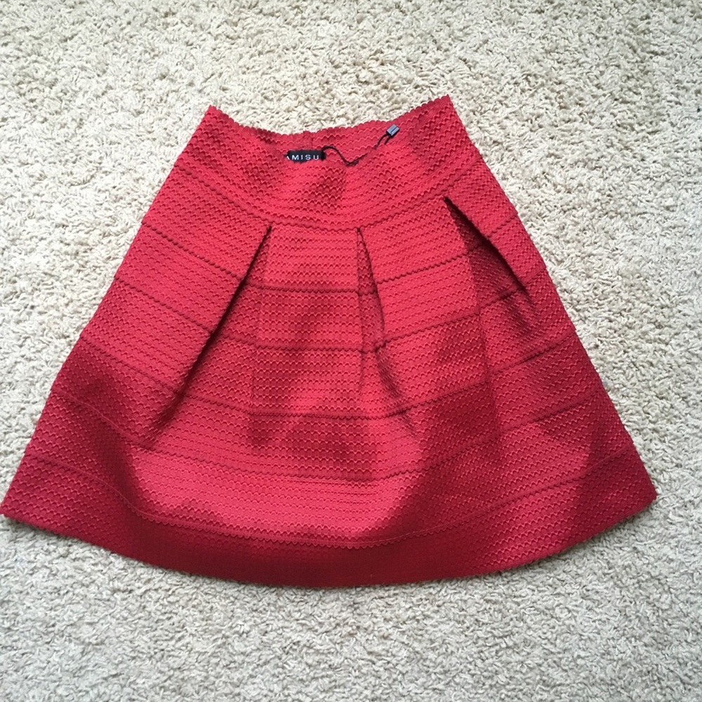 NWOT Amisu red skater skirt stretchy